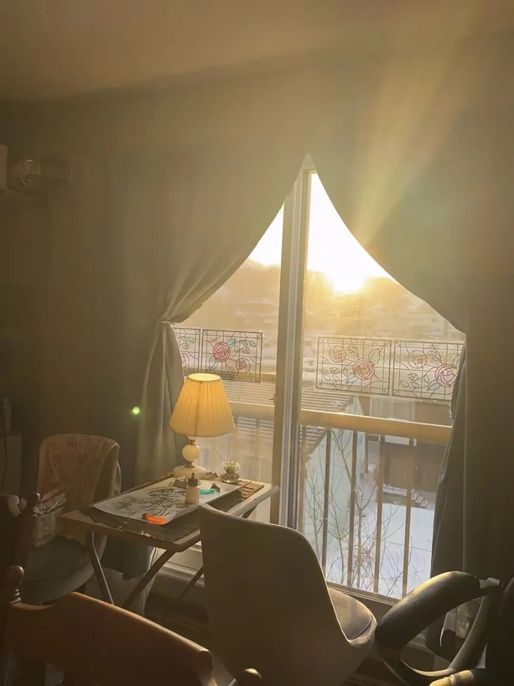 星歐平台官方:花兩萬去小城市“撿套房住”的年輕人,熬不過第一年