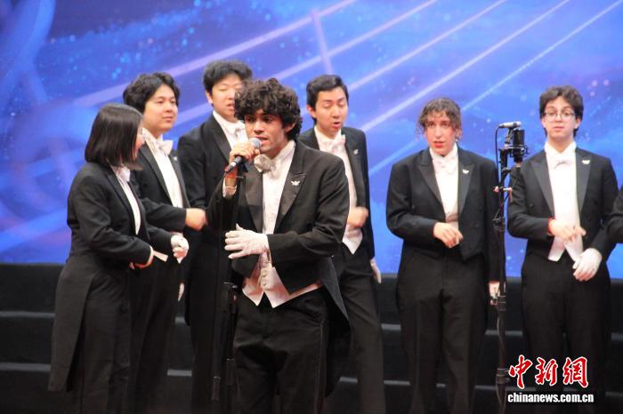 星歐注冊:古城西安“友誼之歌”嘹亮 耶魯大學Whiffenpoofs郃唱團中國之旅收官