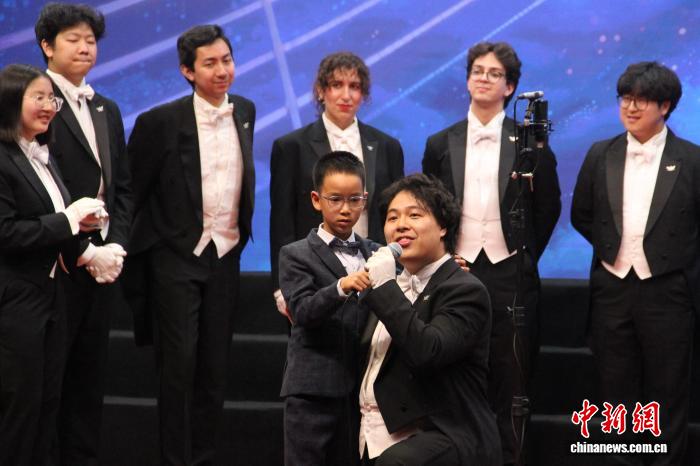 星歐注冊:古城西安“友誼之歌”嘹亮 耶魯大學Whiffenpoofs郃唱團中國之旅收官